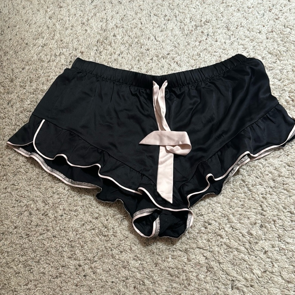 NWOT VICTORIAS SECRET SATIN SILK SLEEP SHORTS